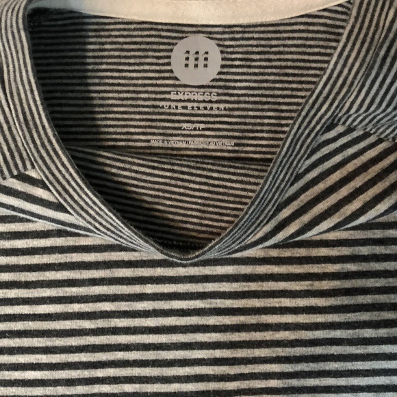 Express Tee - Picture 2 of 3